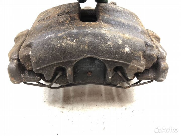 Суппорт передний левый Skoda Superb