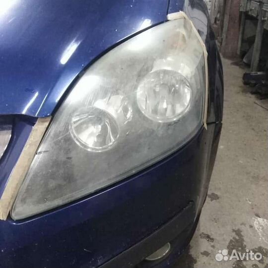 Полировка фар автомобиля