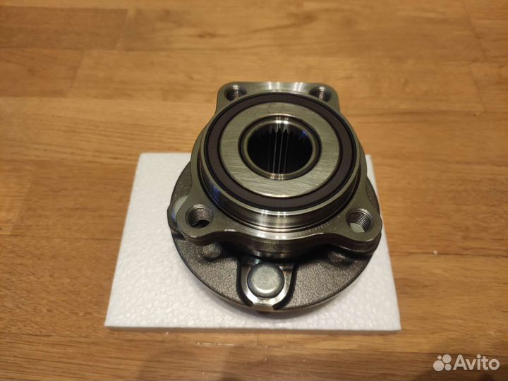 Cтупица передняя с подшипником Subaru 28373-FG000