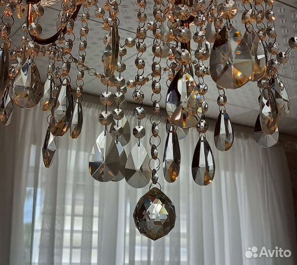 Хрустальная люстра