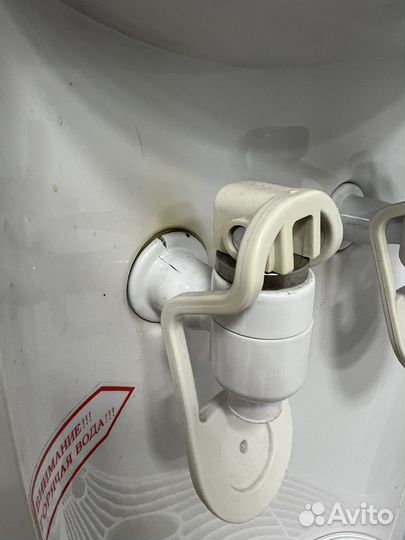 Кулер для воды напольный