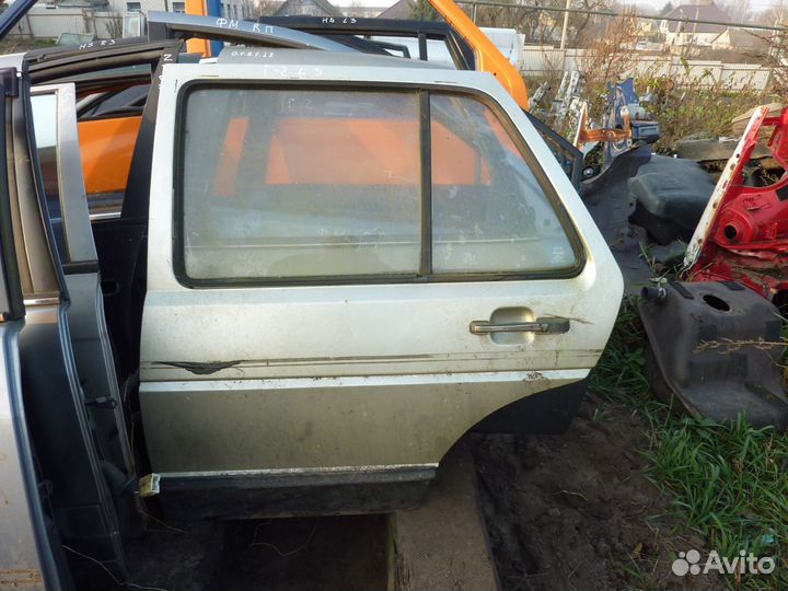 Volkswagen golf 2 дверь задняя левая
