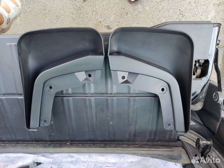 Брызговики на volvo xc90