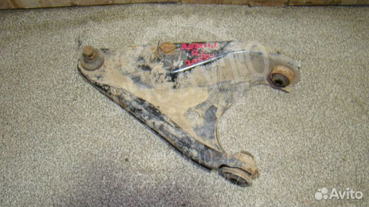 Рычаг передний левый Renault Logan 1
