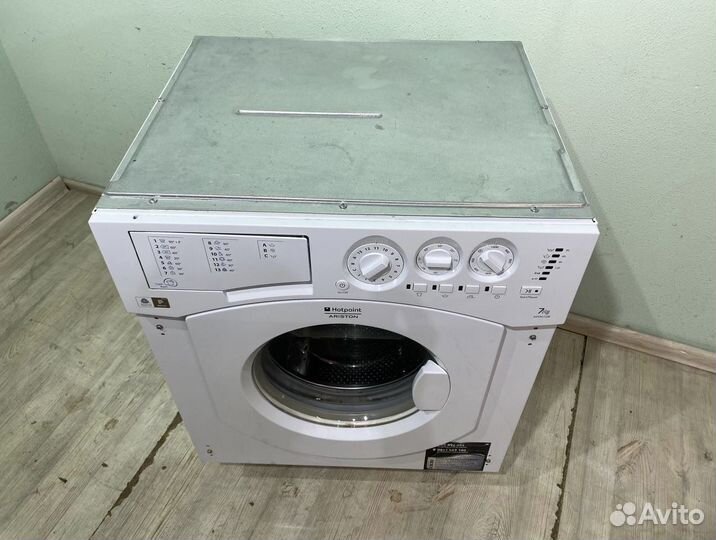 Стиральная машина встраиваемая Hotpoint-Ariston