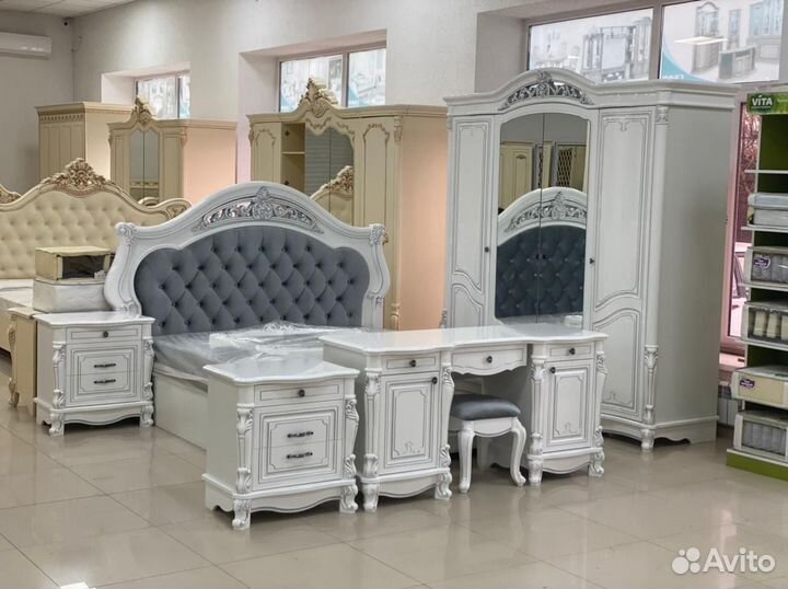 Спальный гарнитур Кассандра