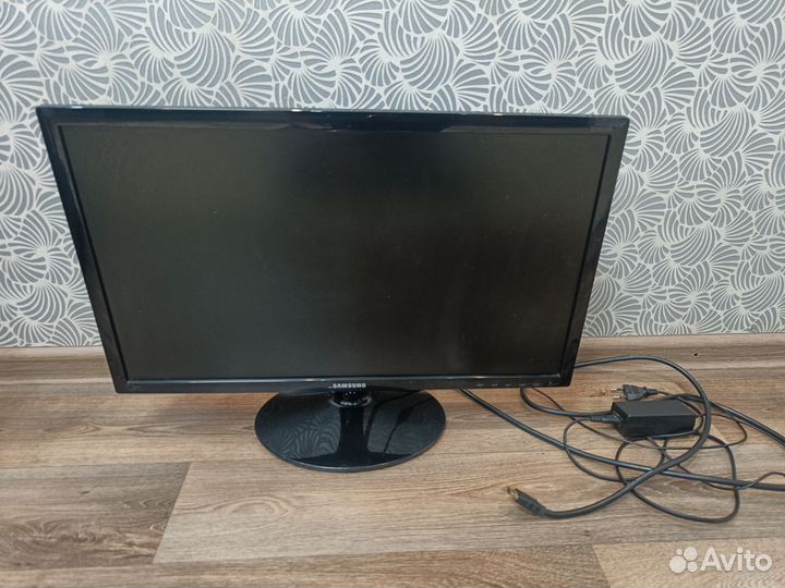 Монитор 24 дюйма Samsung 1920*1080 (FullHD)