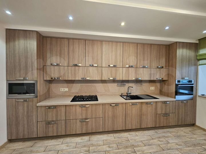 3-к. квартира, 130 м², 4/10 эт.