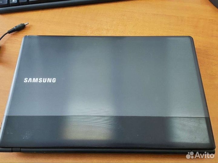 Samsung np300e5x i3,geforce620, ssd,8gb памяти