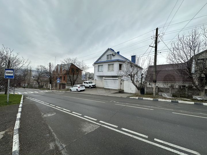 Дом 562,5 м² на участке 7 сот.