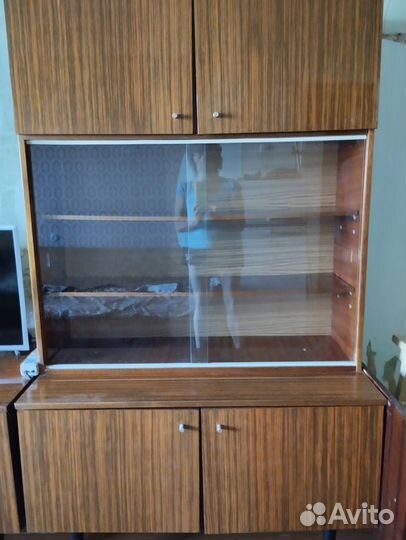 Продам стенку - 3 секции