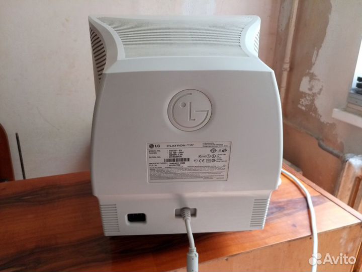 Монитор LG Flatron 775FT
