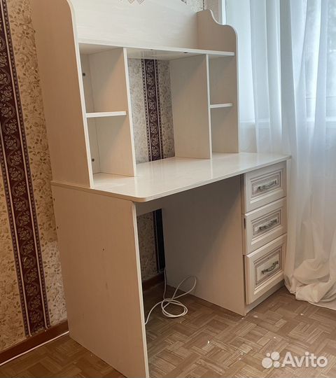 Письменный стол для школьника бу