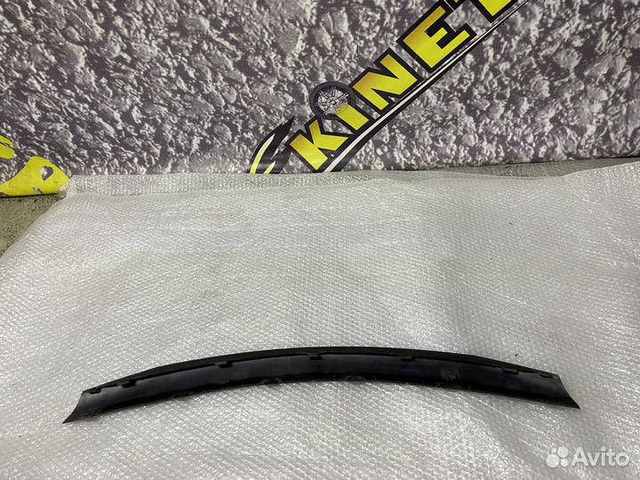 Молдинг решетки радиатора Сандеро Sandero 2009