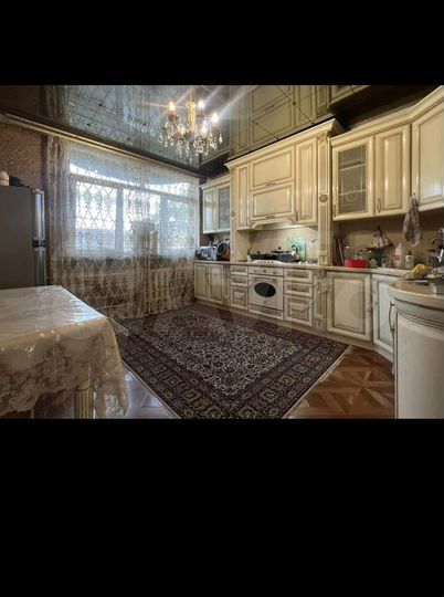 Дом 640 м² на участке 4,5 сот.