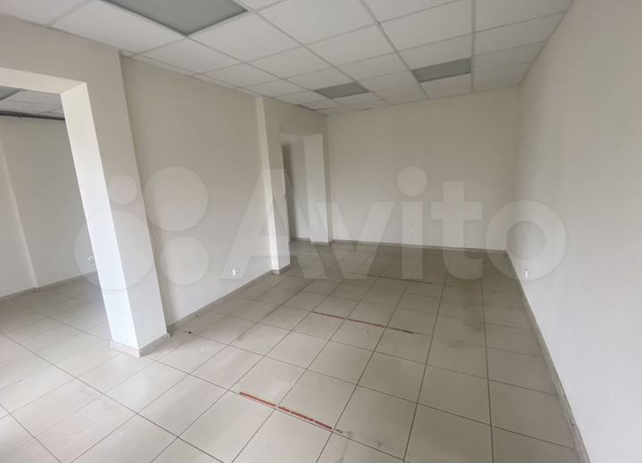 Сдам торговое помещение у м.Международная