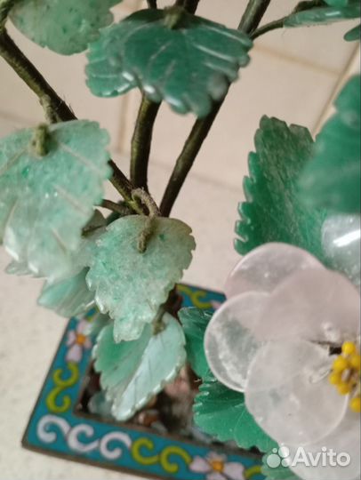 Дерево из натуральных камней