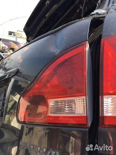 Задний правый фонарь Toyota Ipsum