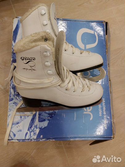 Коньки женские 35 размер