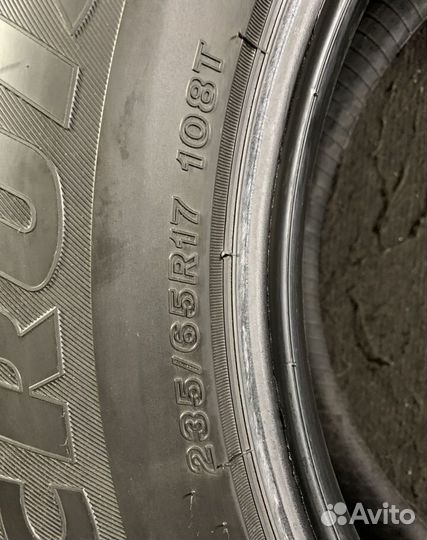 Bridgestone Ice Cruiser 7000 235/65 R17