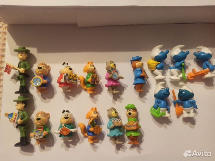 Киндер игрушки медведи йоги, Смурфы