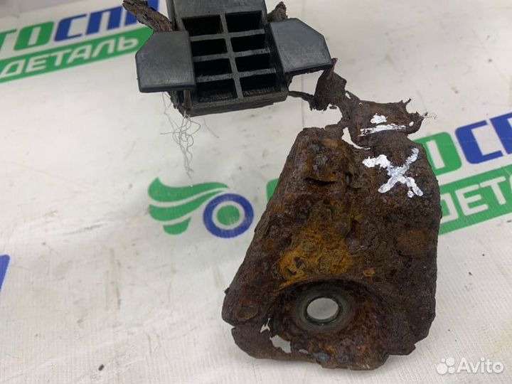 Усилитель бампера передний Opel Astra J хетчбек