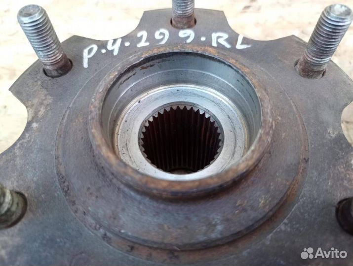 Ступица Mitsubishi Pajero 4 задняя 6G72 3.0