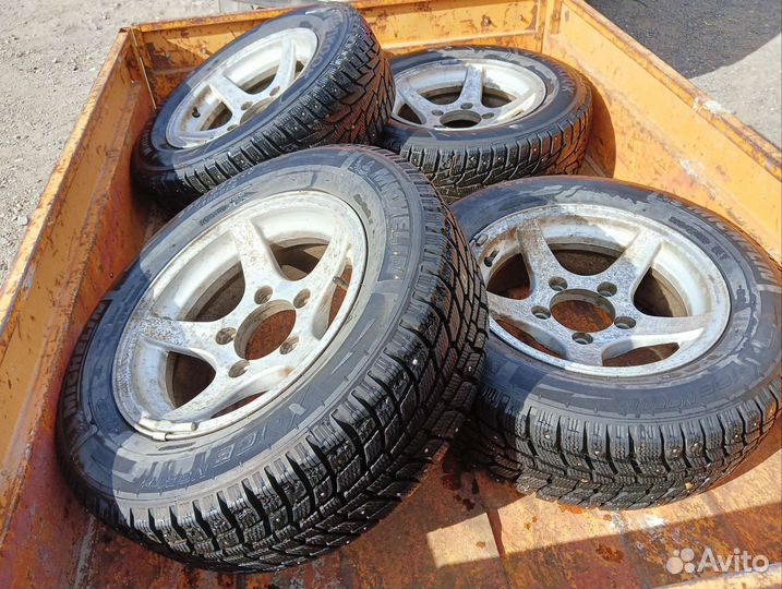 R6 Michelin Defender 205/65, PCD 5x139.7 DIA 106