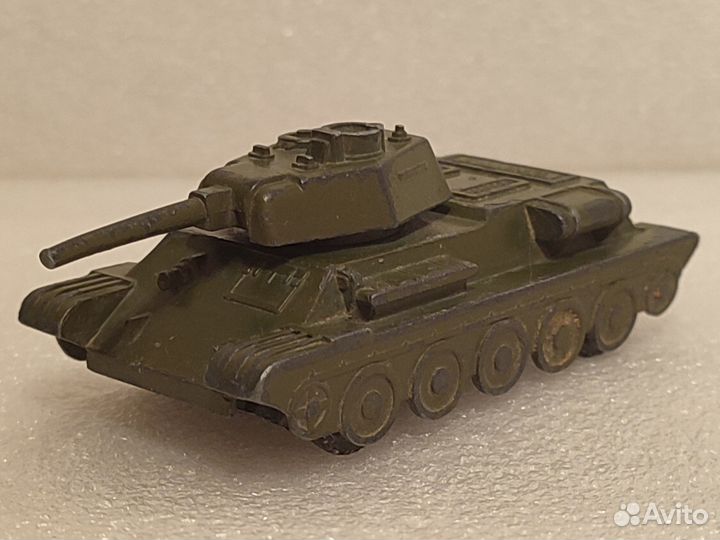Игрушка для мальчиков. Танк, Т - 34. Металл