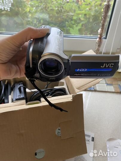 Видеокамера JVC