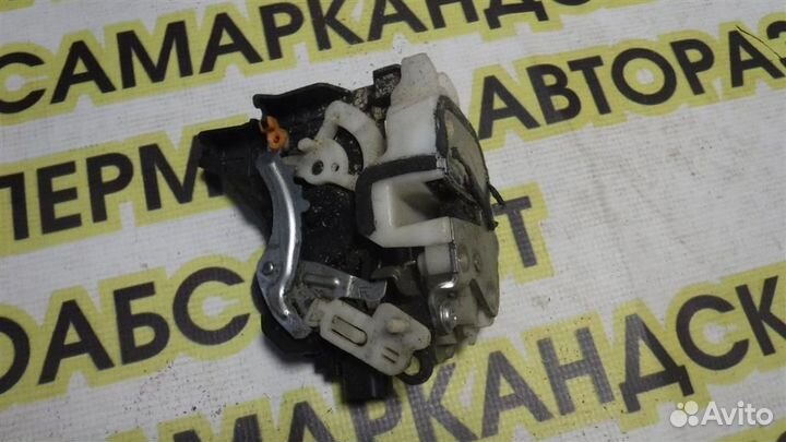 Замок двери задней правой Mitsubishi Lancer 10 (C