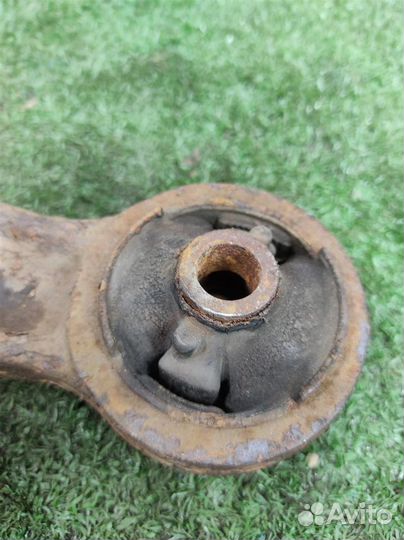 Рычаг передний левый нижний Lexus RX300 (MCU15) 2