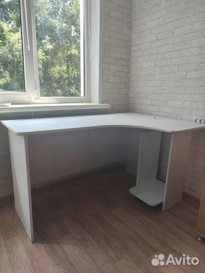 Угловой письменный стол бу