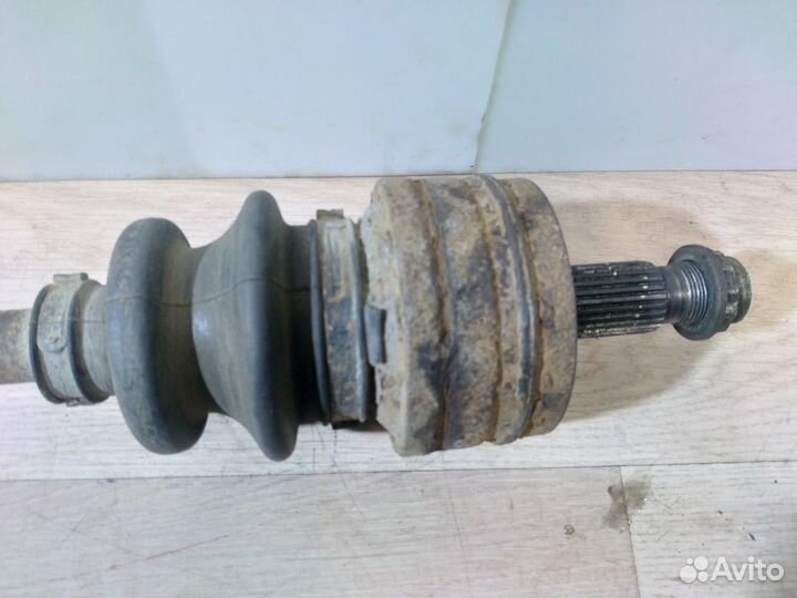 Ось привод шрус задний Mercedes-Benz 190 W201 M102