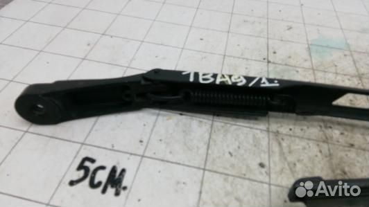 Щеткодержатель лобового стекла audi A8 D4 (1BA09O9