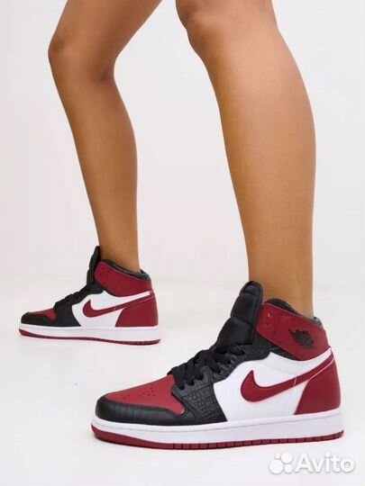 Nike Air Jordan 1 Retro Red (44р)