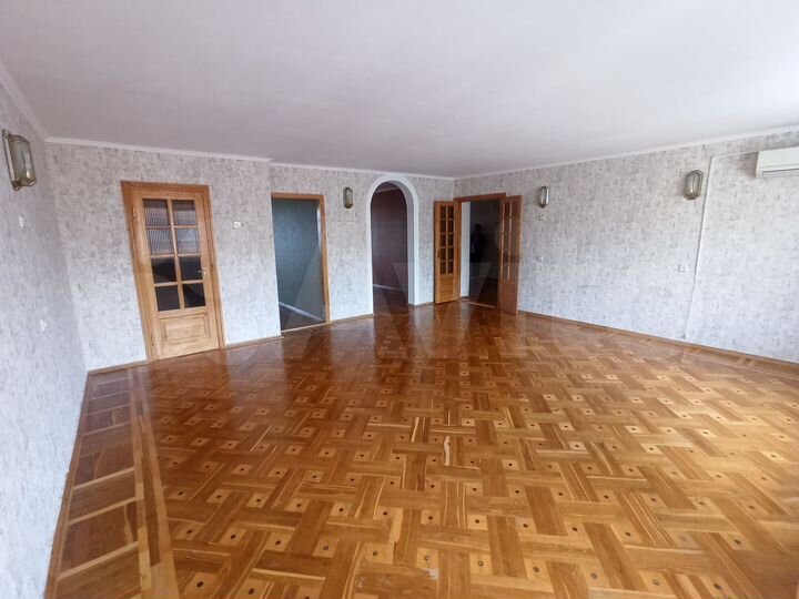 4-к. квартира, 111,8 м², 9/9 эт.