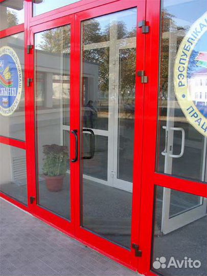 Алюминиевая дверь