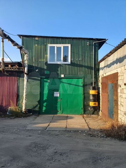 Гараж, > 30 м²