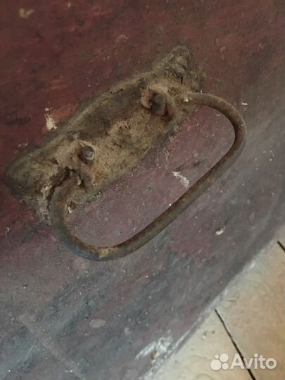 Сундук старинный