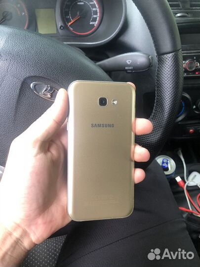 Телефон Samsung galaxy A7 2017
