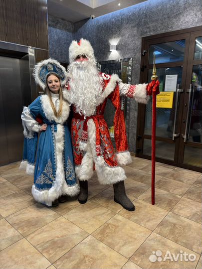 Дед мороз (В валенках) и снегурочка