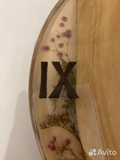 Часы настенные из эпоксидной смолы и дерева