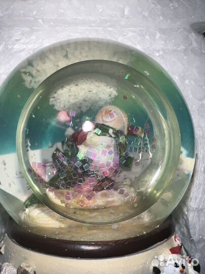 Новогодний шар со снегом