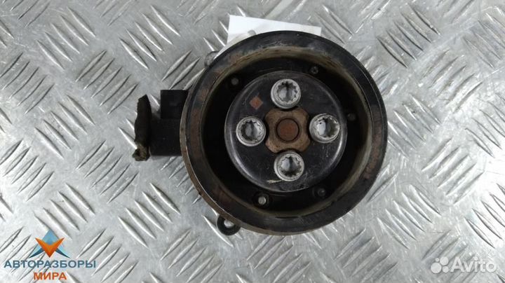 Помпа Volkswagen Golf 6 2008 03C121004