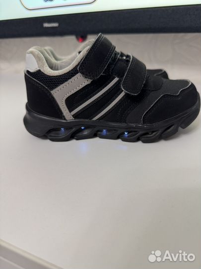 Кроссовки детские 27 размер светящиеся