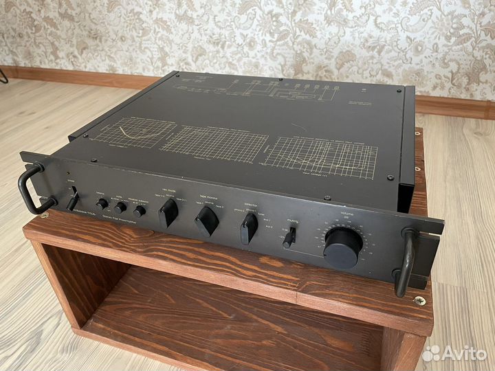 Предварительный усилитель Technics SU-9070