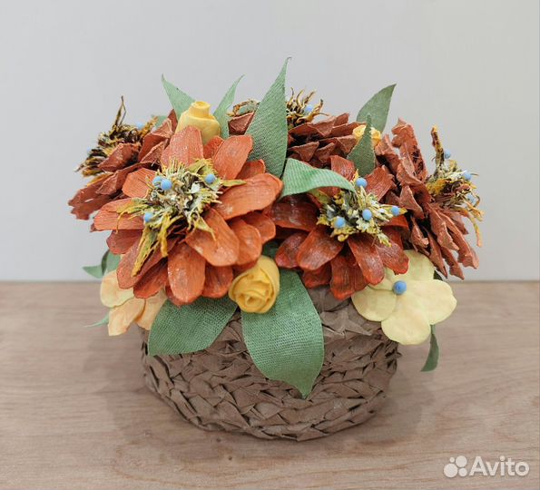 Поделка на 8 марта, из шишек, для школы/садика