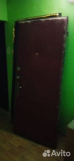 Дверь входная металлическая б/у