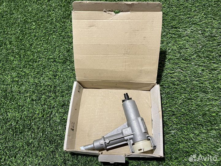 Замок зажигания Audi A6 S6 1995-1998 VAG